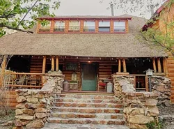 Gold Mountain Manor