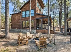 Family Getaway 10-Bed Cabin w Hot tub & Firepit