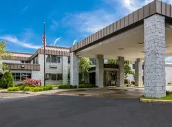 Clarion Pointe Jamestown - Falconer