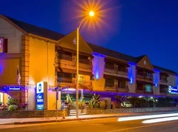 Best Western Harbour Inn & Suites Huntington - Sunset Beach