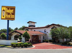 Relax Inn West Medical Center