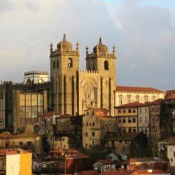 Porto Cathedral, Porto Accommodation Ohio