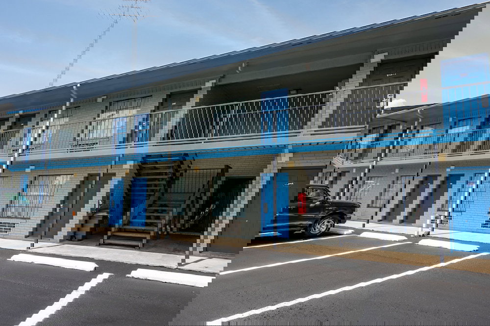 American Inn & Suites Russellville - thumb 1