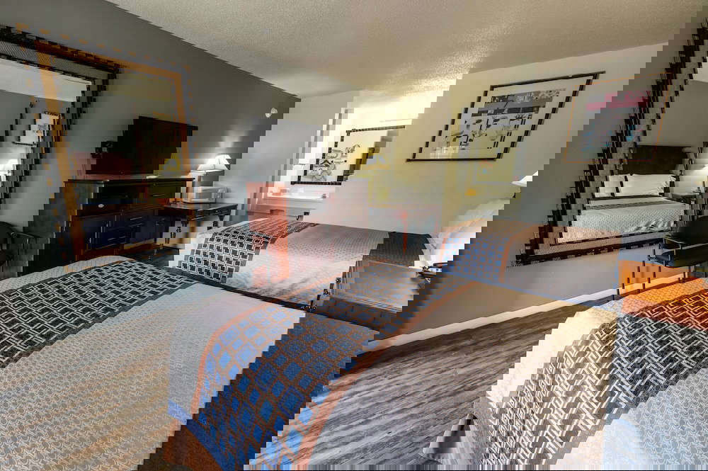 American Inn & Suites Russellville - thumb 4