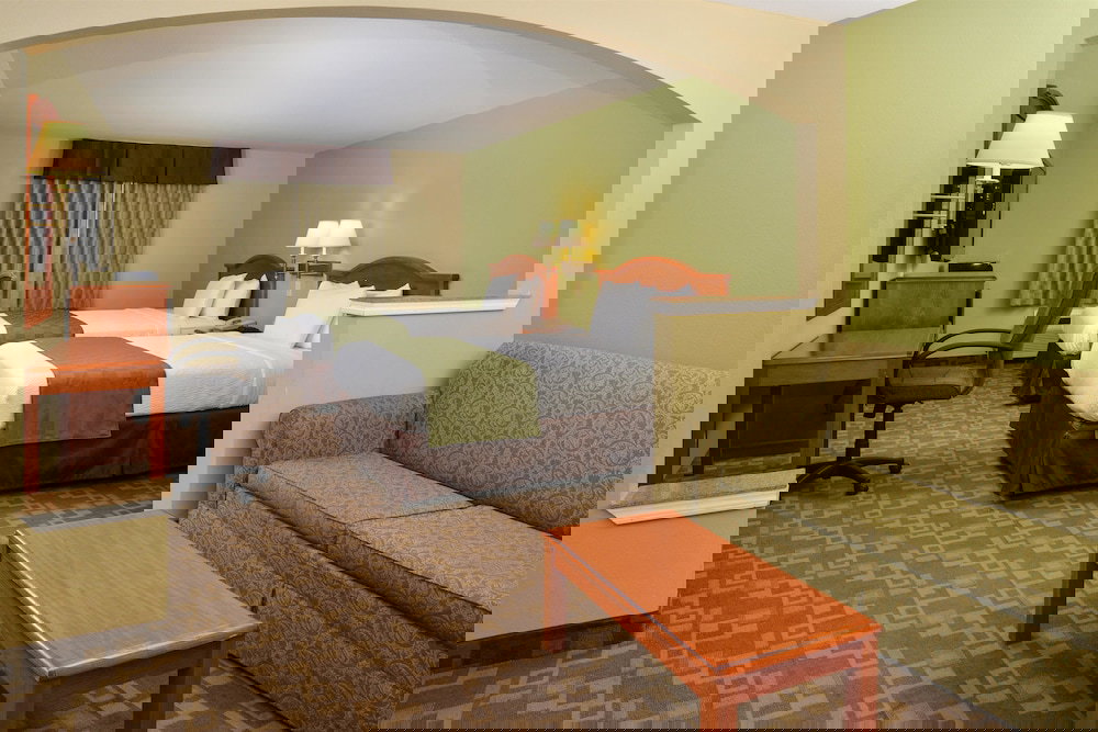 Americas Best Value Inn & Suites University Ave - thumb 4