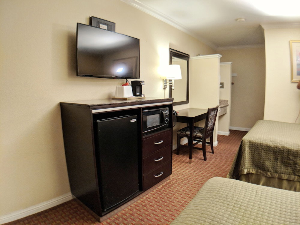 Salinas Inn - thumb 6