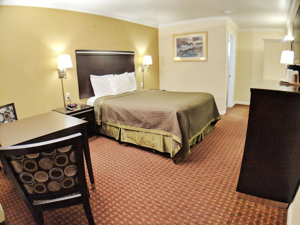 Salinas Inn - thumb 5