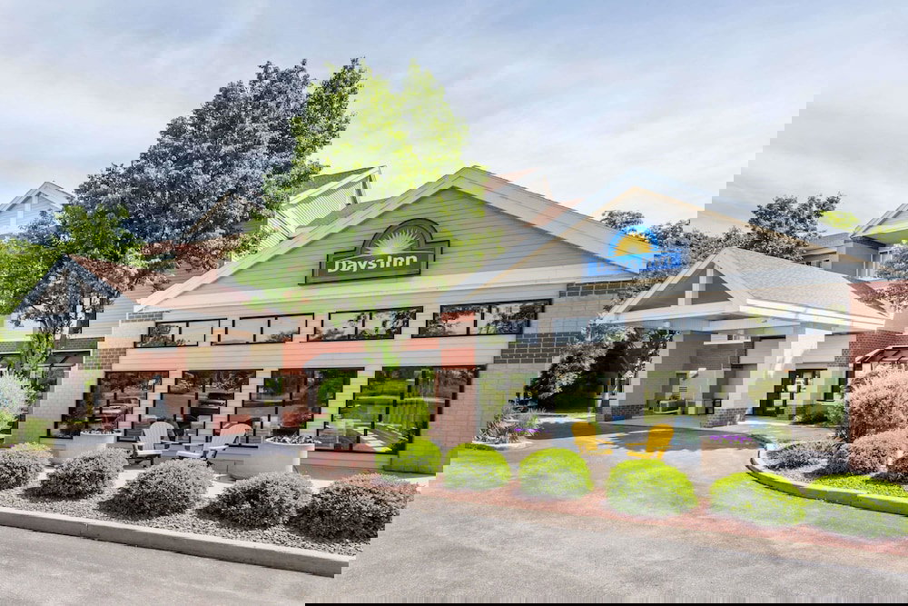 Days Inn & Suites By Wyndham Madison - thumb 0