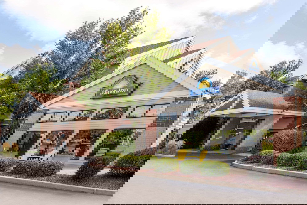 Days Inn & Suites By Wyndham Madison - thumb 3