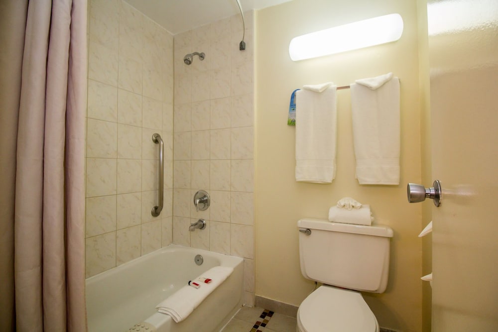 Days Inn By Wyndham San Diego/Downtown/Convention Center - thumb 4