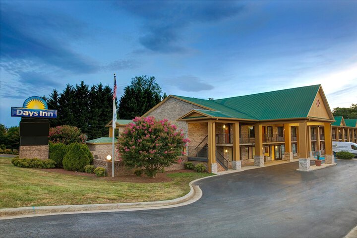 Days Inn By Wyndham Conover-Hickory - thumb 1
