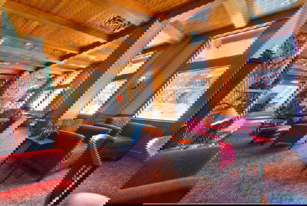 Zephyr Mountain Lodge - thumb 3