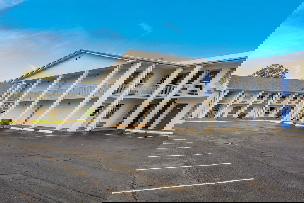 Motel 6 Alexandria, LA - South - thumb 1