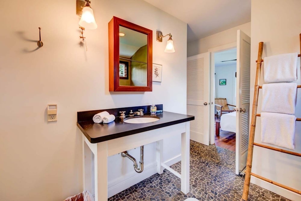 Hale Koaniani 3 Br Home - thumb 2