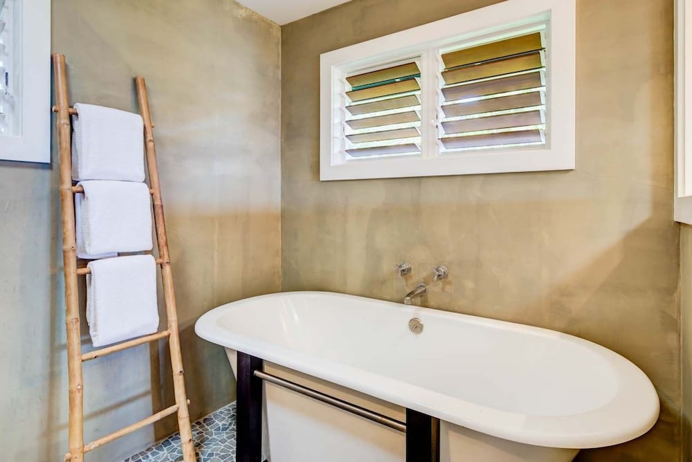 Hale Koaniani 3 Br Home - thumb 1