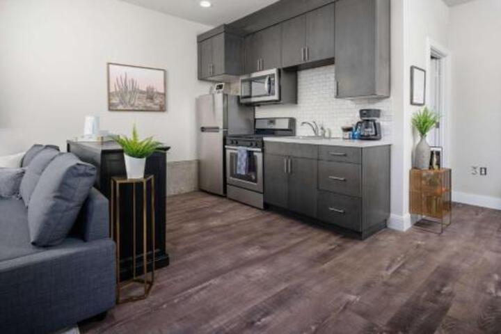 Milwaukie Heights South Studio - thumb 2