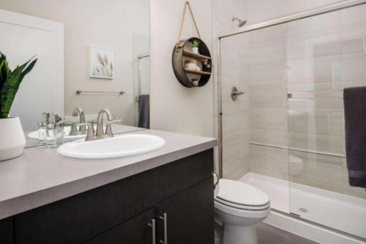 Milwaukie Heights South Studio - thumb 6