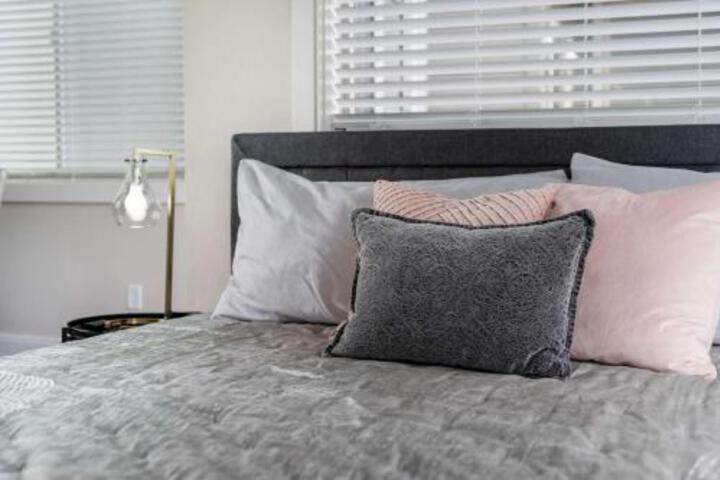 Milwaukie Heights South Studio - thumb 5