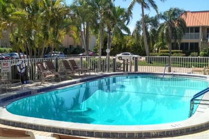 Sanibel Arms B4 - thumb 2