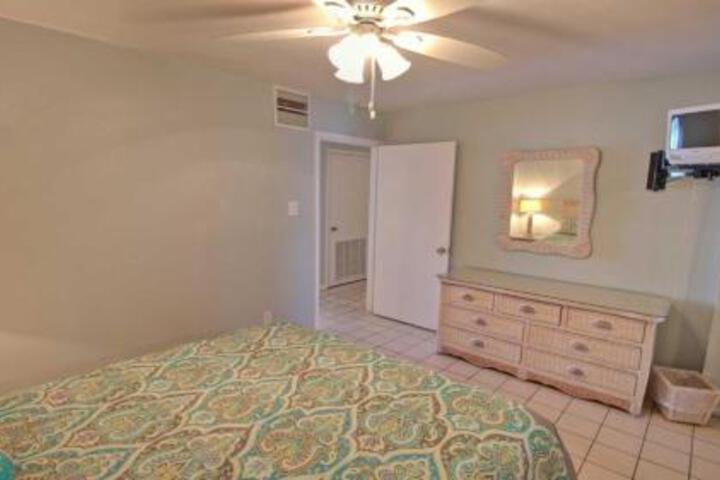 122 Condo - thumb 3