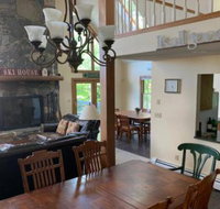 4 Bed 3 Bath Vacation home in Ludlow - Accommodation Ohio