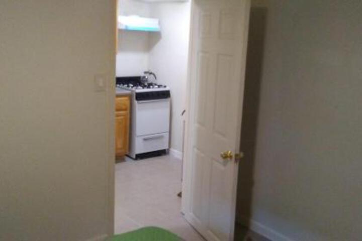 ONE BEDROOM APARTMENTS - thumb 4