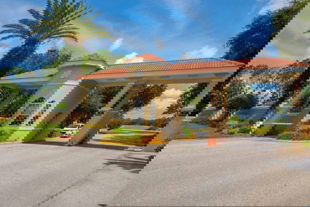 Southern Comforts Of Private Pool Gated 4 Bedroom Home - thumb 2