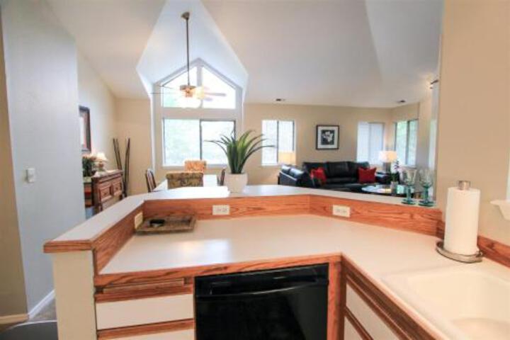 POOL SE Boise Condo W / Garage - thumb 4