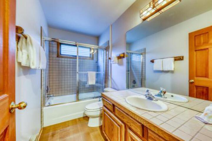 Aspenwood Ski Getaway - thumb 3