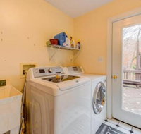 Hook Wine & Sinker - Accommodation Ohio