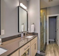 Luxe Condo w / Private Patio Walk to DT Littleton! - Accommodation Ohio