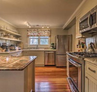 Modern Litchfield Home on  Acre near Town Center - Accommodation Ohio