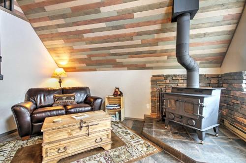 Hillside Cripple Creek Cabin W / Mountain Views! - thumb 0