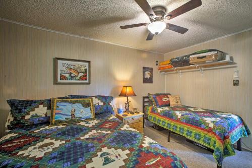 Cozy Waterfront Cottage With Deck On The White River! - thumb 4