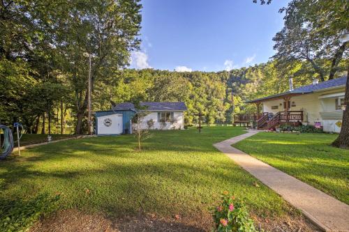 Cozy Waterfront Cottage With Deck On The White River! - thumb 5