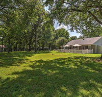 Grand Lake Area Cottage w / Patio Steps from Lake - Accommodation Ohio