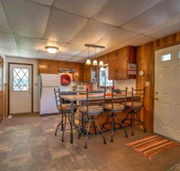 Ventura Cabin w / Sun Porch & Decks Near Clear Lake - Accommodation Ohio