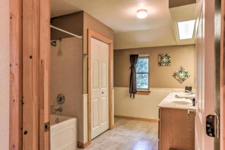 Rustic Cloudcroft Cabin On 10 Acres W / Grill & Deck - thumb 1