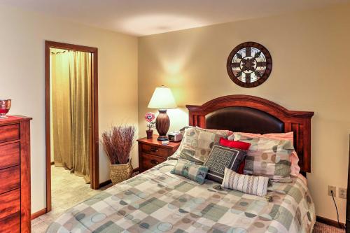 Lakeside Port Clinton Condo With Pool Access & View! - thumb 3