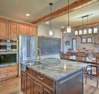 Cle Elum Home on Golf Course w / Fire Pit  Hot Tub - Accommodation Ohio