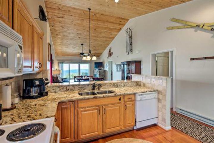 Cozy Condo W / Mountain Views 2 Miles To Resort! - thumb 5