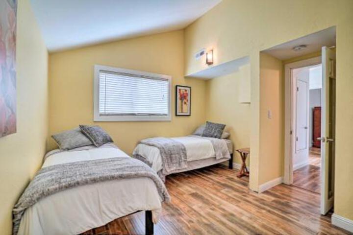 Pleasure Point / Santa Cruz House 1 Block To Beach! - thumb 1