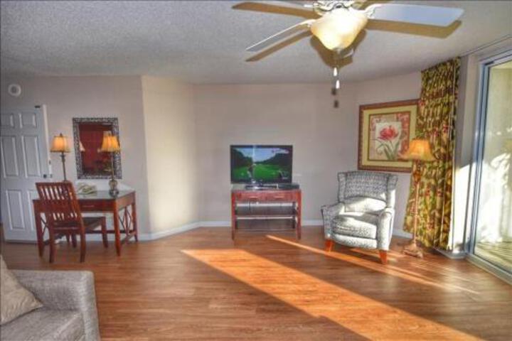2202 Yacht Club Villas Condo - thumb 2