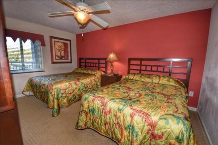 2202 Yacht Club Villas Condo - thumb 1