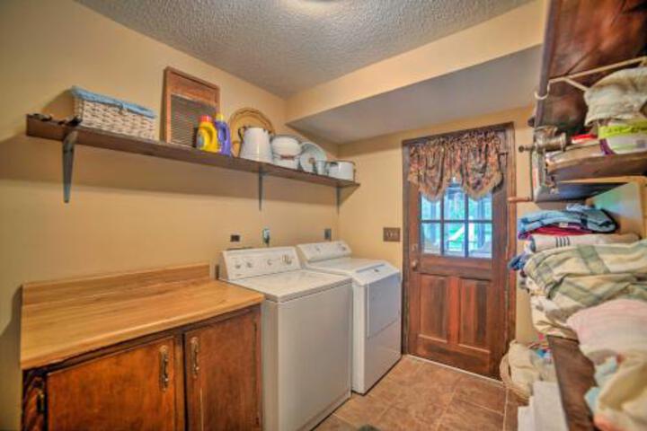 Dayton Home W / Pool Porch & Deck On 37 Acres! - thumb 0