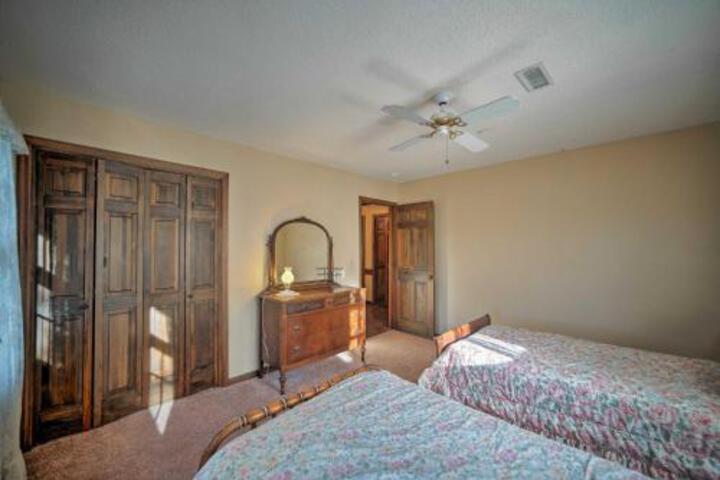 Dayton Home W / Pool Porch & Deck On 37 Acres! - thumb 2