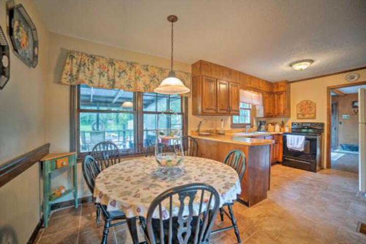 Dayton Home W / Pool Porch & Deck On 37 Acres! - thumb 4