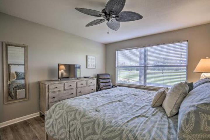St. Pete Condo W / Heated Pool 3 Mi. To Beach - thumb 1
