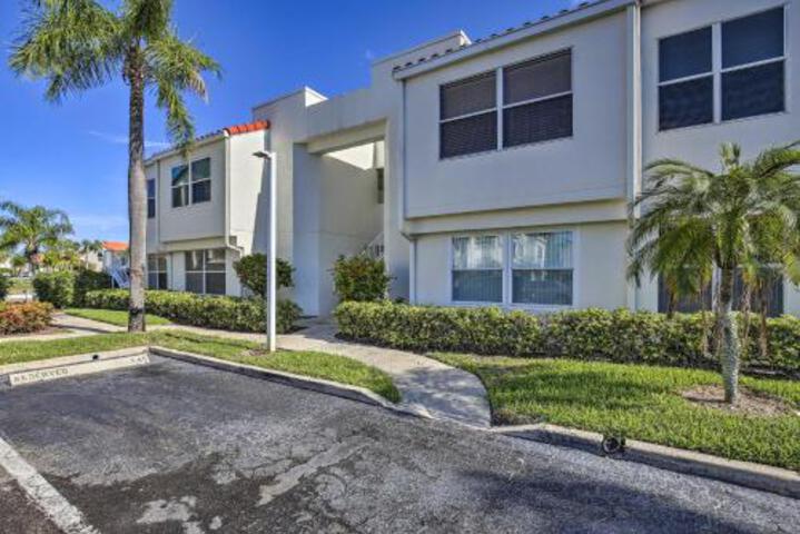 St. Pete Condo W / Heated Pool 3 Mi. To Beach - thumb 3