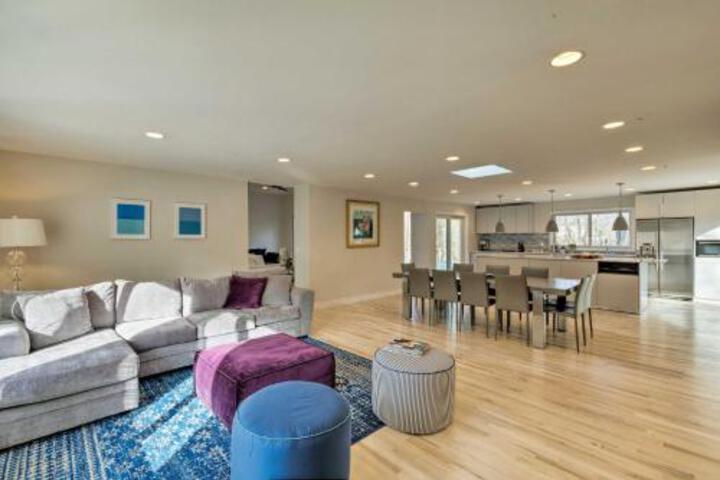 Hamptons Home W / Heated Pool Walk To Beach! - thumb 4